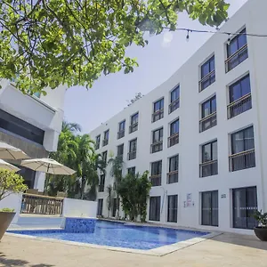 מלון Continental Caribe Bay